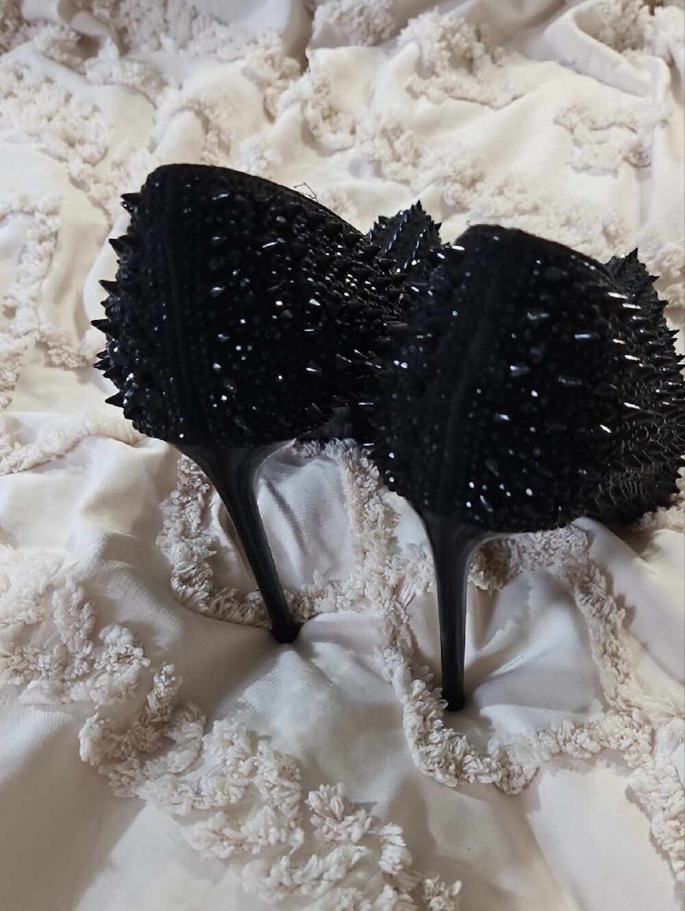 Steve Madden Black Spiked Pointed Pump - Picture 5 of 8